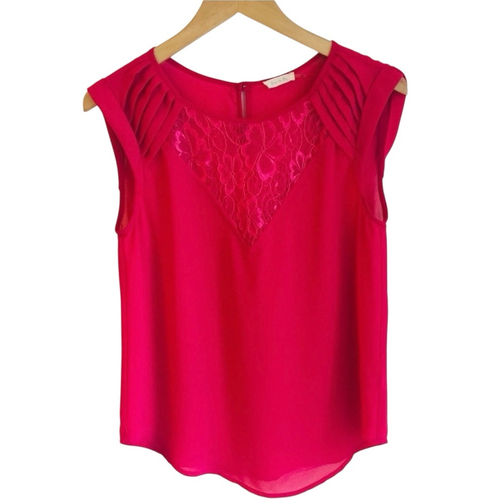 free to fly Deep Pink Sleeveless Top with Lace V Neck Insert Size Medium